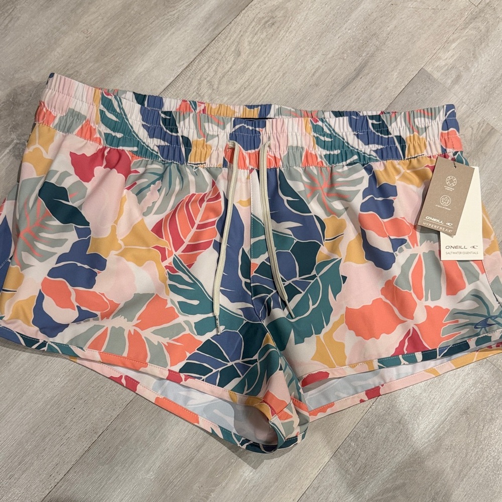 O'Neill Women's Colorful Leaf Print Shorts
